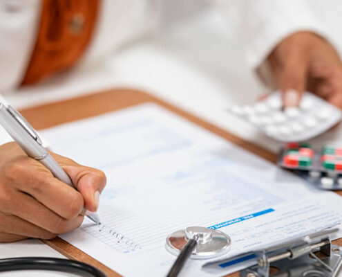 Medical Identity Theft: How Hospitals Can Reduce Risk Medical Identity Theft: How Hospitals Can Reduce Risk